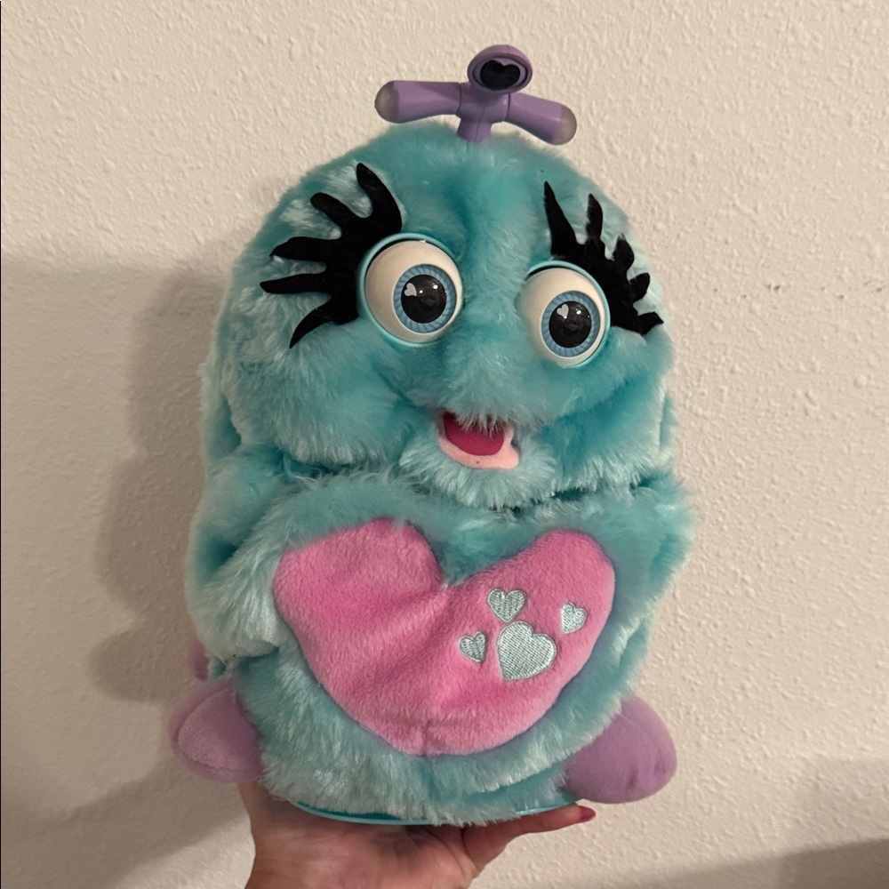 WuvLuvs 2 Plush interactive (Furby like) Doll with Blue and Pink Accents works
